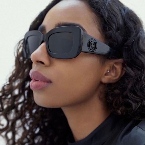 BURBERRY Sunglasses, B4243 3001/87, Authentic with tags - Picture 4 of 11